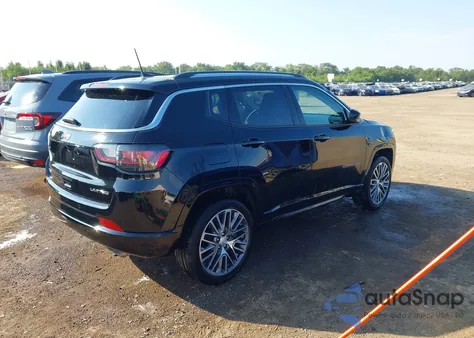 2022 Jeep Compass Limited 4X4 из США, поврежденный, VIN 3C4NJDCB8NT118203